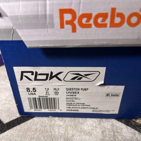Reebok‎ Iverson Question Pump Size 8.5 Men’s in Chalk and  Black main image 7